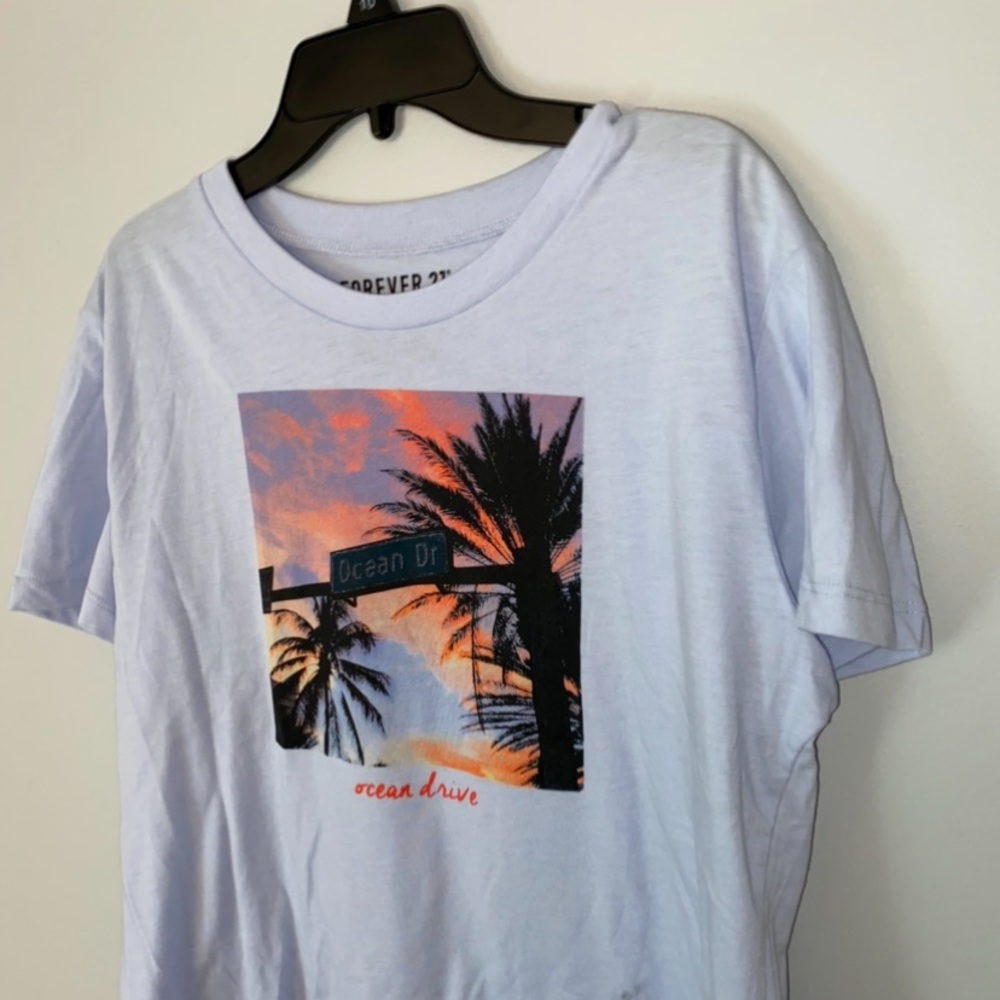FOREVER 21 blue graphic t shirt- sunset- size L